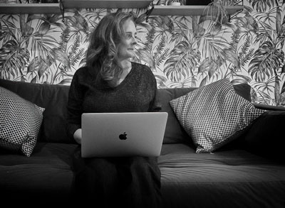 Emma Johnston,
freelance executive advertising producer and VO casting director
